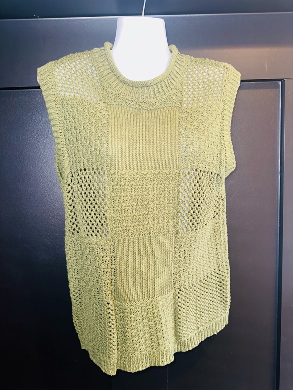 Bellini Patchwork Cable Knit Patchwork Sleeveless Sweater Vest - Olive Green